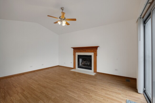 Building Photo - 1127 Ashbrook Dr