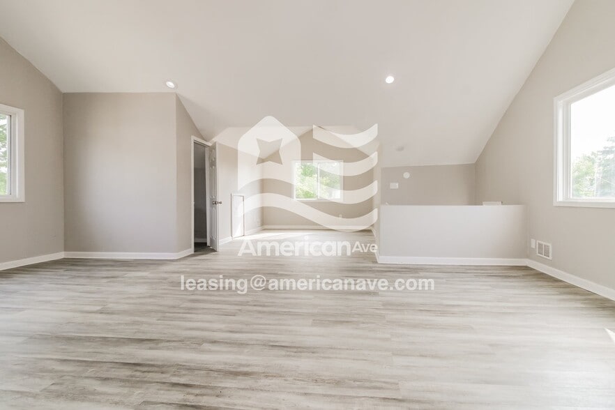 Building Photo - 4354 Somerset Ave