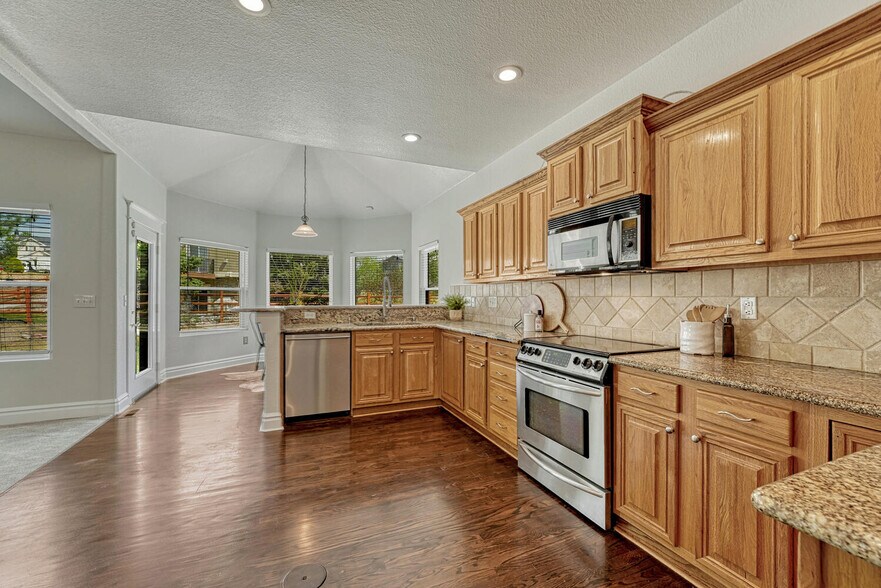 Building Photo - 7170 Windwood Way