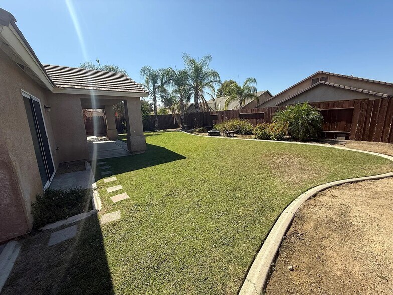 Building Photo - 13325 Boyd Lake Dr