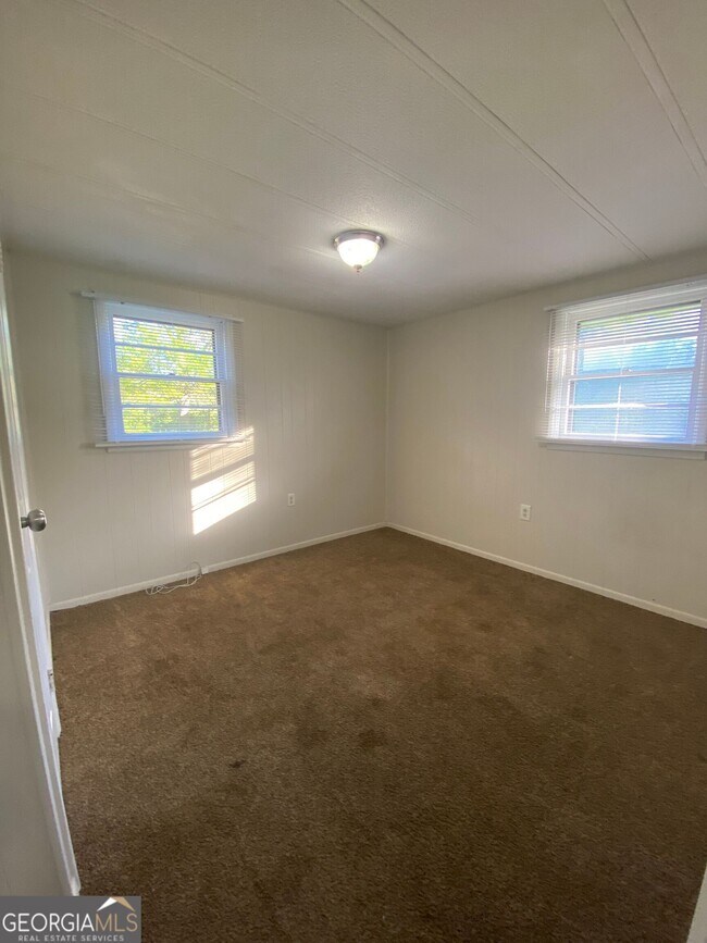 Building Photo - 95 Fairground Rd