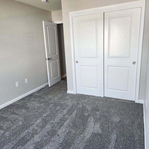 Building Photo - 1500 Primrose Dr SE