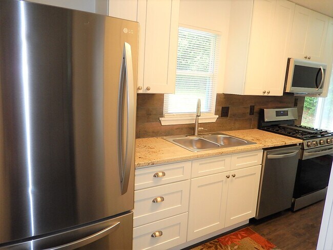 Building Photo - 1016 Caspan St