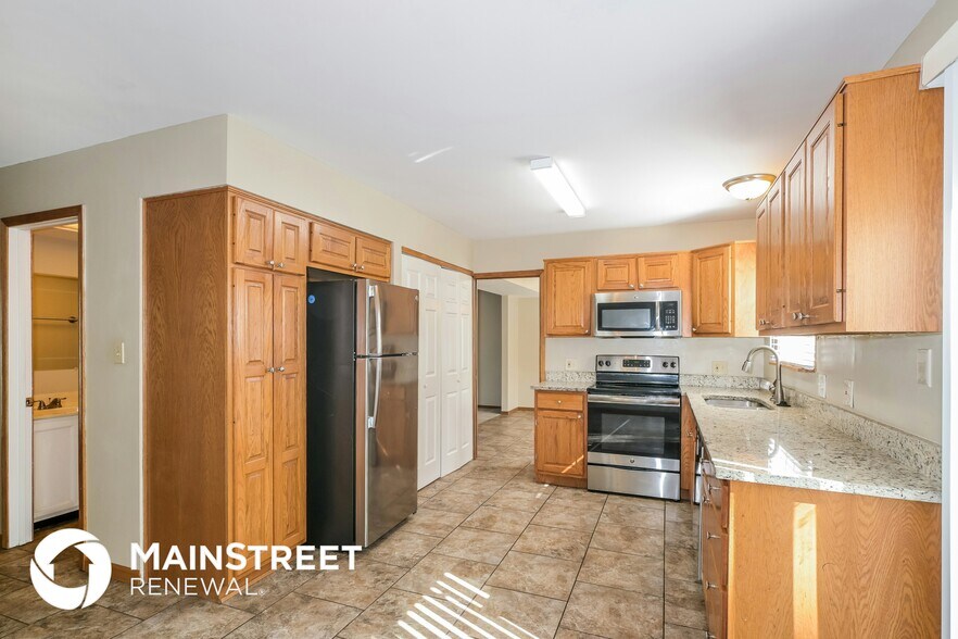 Building Photo - 2224 Beam Pl