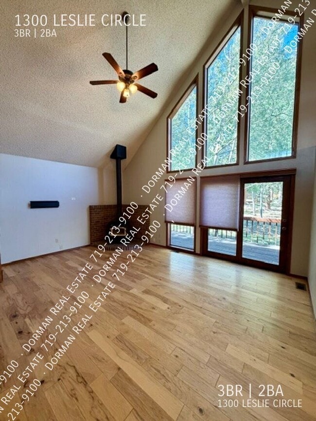 Building Photo - 1300 Leslie Cir