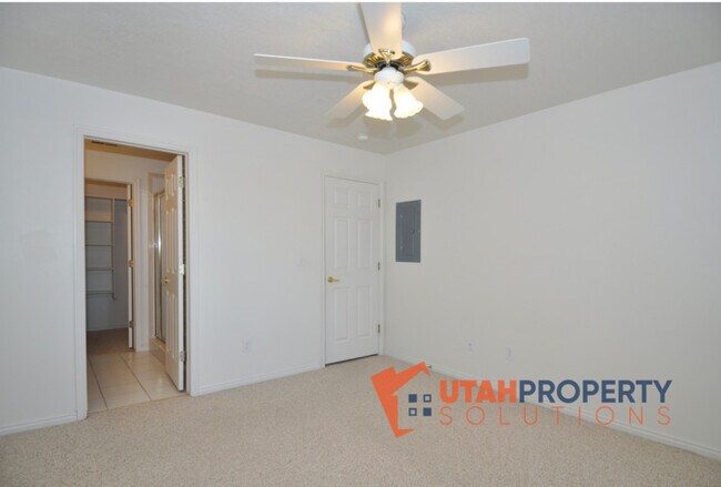 Building Photo - 9255 Jefferson Cove