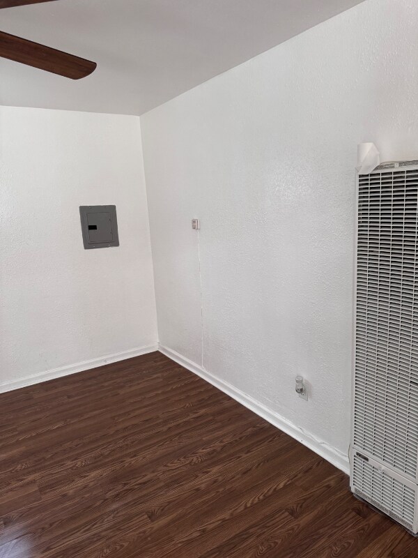 Building Photo - 8557 Juniper Ave