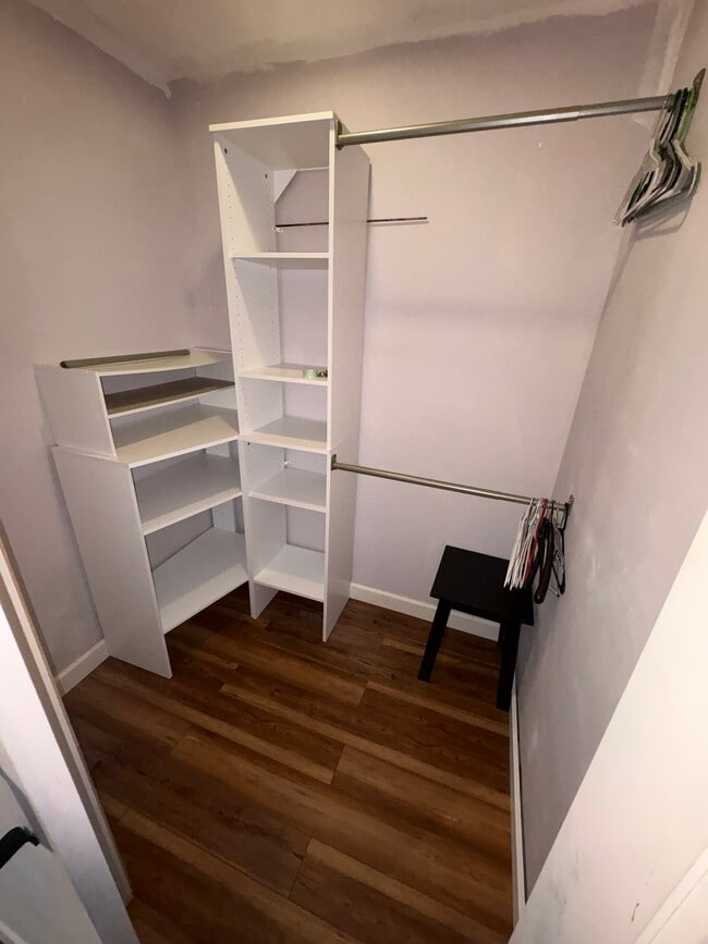 Building Photo - 901 James St