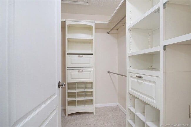 Building Photo - 1687 SW Harbour Isles Cir