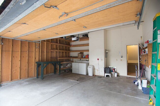 Building Photo - Beautiful 2bd/2ba Townhome in Downtown Louisville!