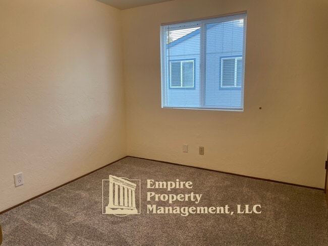 Building Photo - 3862 Pattison St