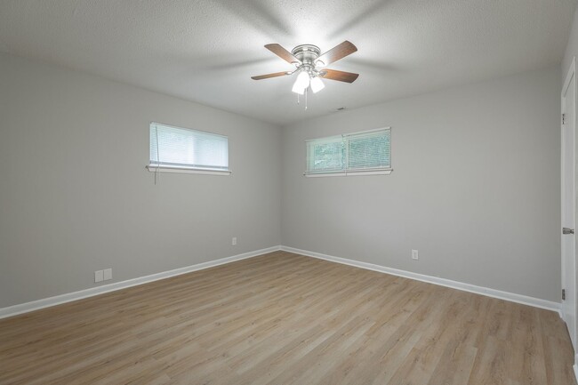Building Photo - 3339 Pinewood Ave