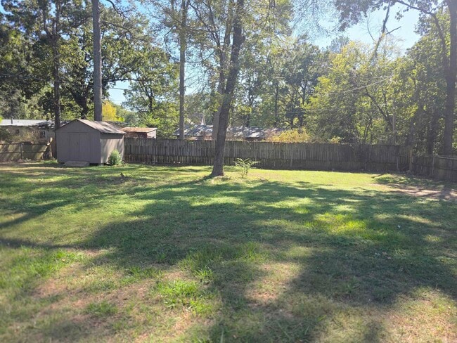 Building Photo - 3123 Ward Dr