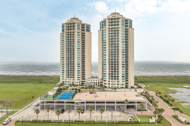 Building Photo - Palisade Palms