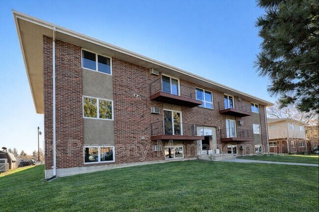 Building Photo - 3440 11th Ave S