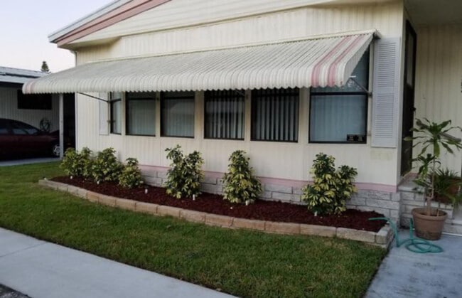 Primary Photo - 12100 Seminole Blvd