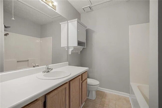 Building Photo - 2025 Brittania Cir