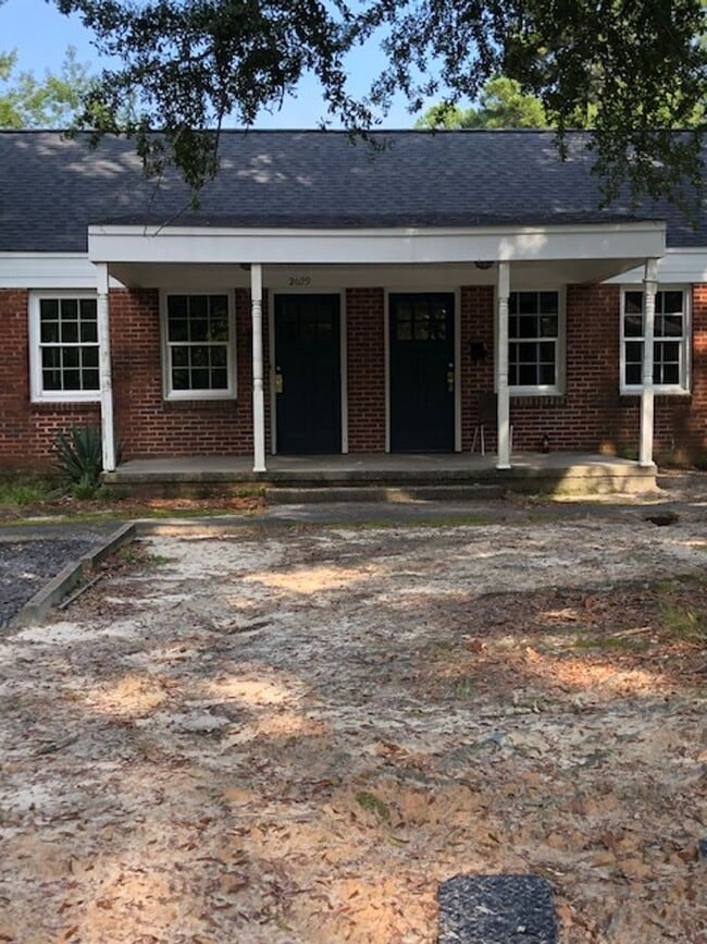 Building Photo - Forest Acres Duplex!