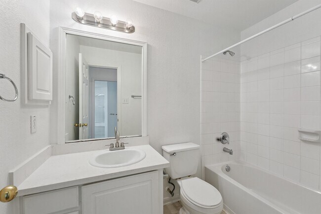 Building Photo - 86 Genesee Ridge Dr