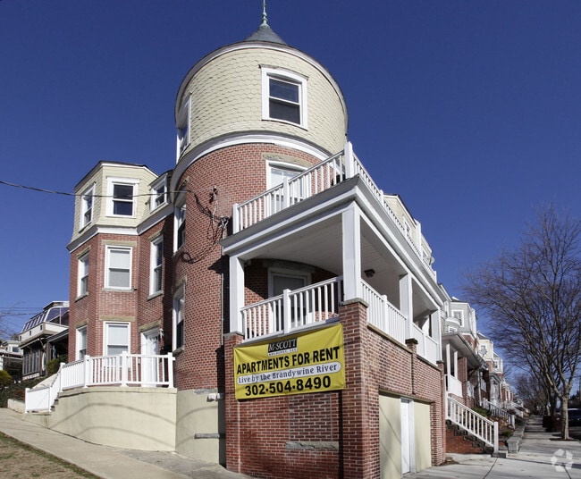 Building Photo - West Street Apartments