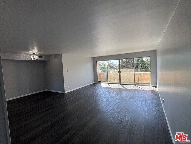Building Photo - 6771 Springpark Ave