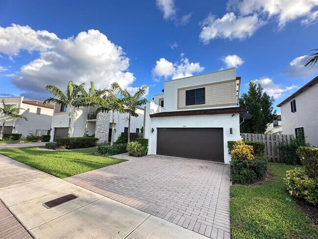 Building Photo - 244 NE 210th Way