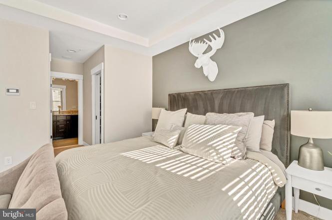 Building Photo - 3613 Fleet St