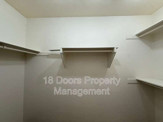 Building Photo - 1935 Felspar St