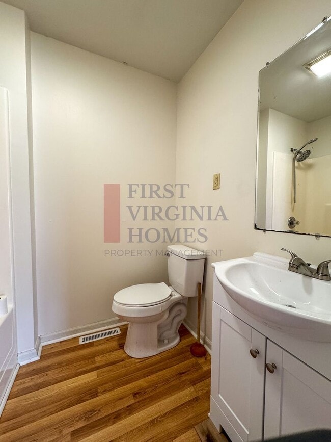 Building Photo - 3Bedroom/2Bath Home with High-Speed Firefly Internet