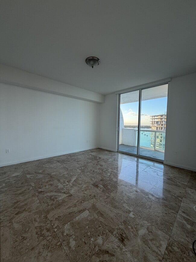 Building Photo - 7900 Harbor Island Dr