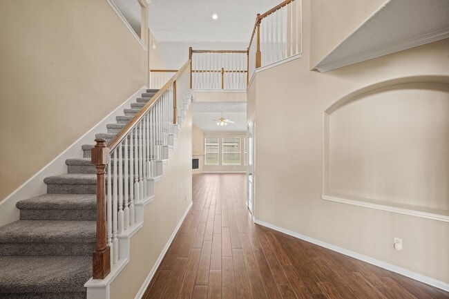 Building Photo - 10008 Dawn Brook Dr