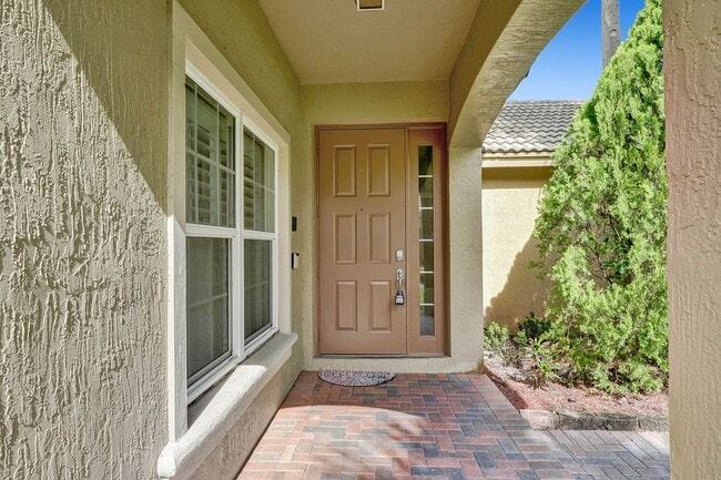 Building Photo - Amazing 4 Bedroom, 3 Bath home plus large 21'x11' loft located in Parkland Isles!