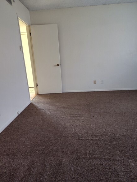 Building Photo - 2001 Amy Sue Dr