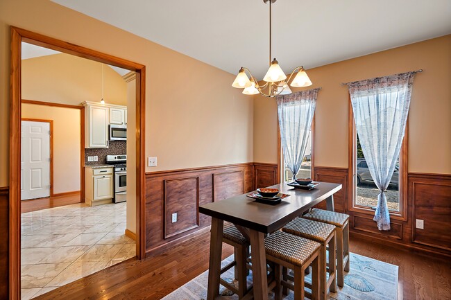 Dining room to kitchen - 18 Halsey Dr