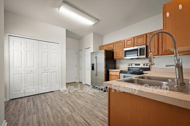Building Photo - 512 Southbranch Dr