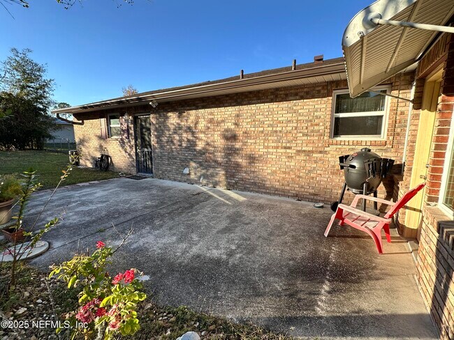 Building Photo - 746 SE 52nd St