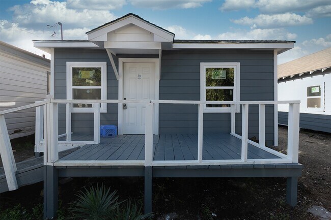 Building Photo - 3120 Stonewall St