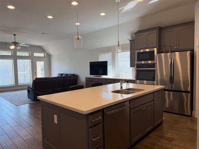 Building Photo - 2421 Stella Ln