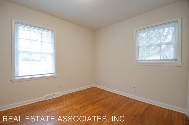 Building Photo - 3 br, 1.5 bath House - 306 5th Street