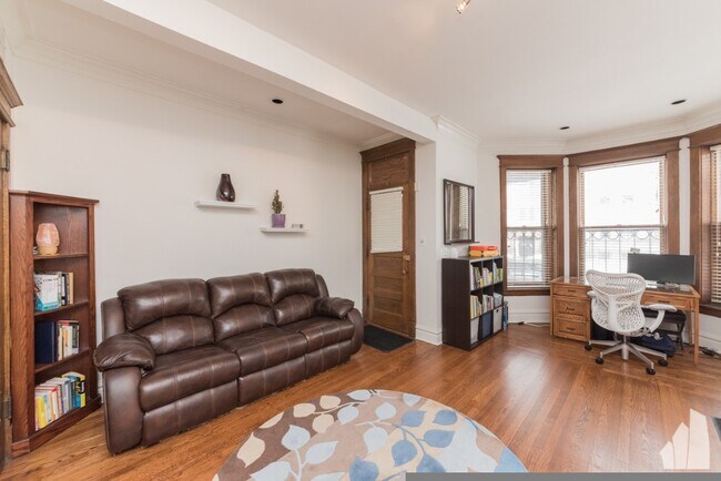 Building Photo - 3744 N Fremont St