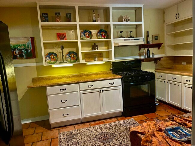 Building Photo - 404 N Jackson St