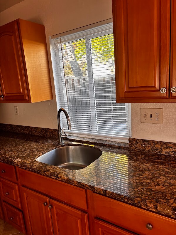 Building Photo - 1395 McQuesten Dr