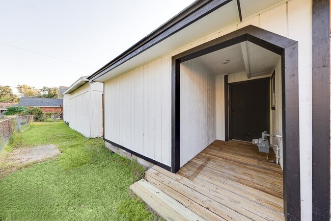 Building Photo - 713 Northbend Dr