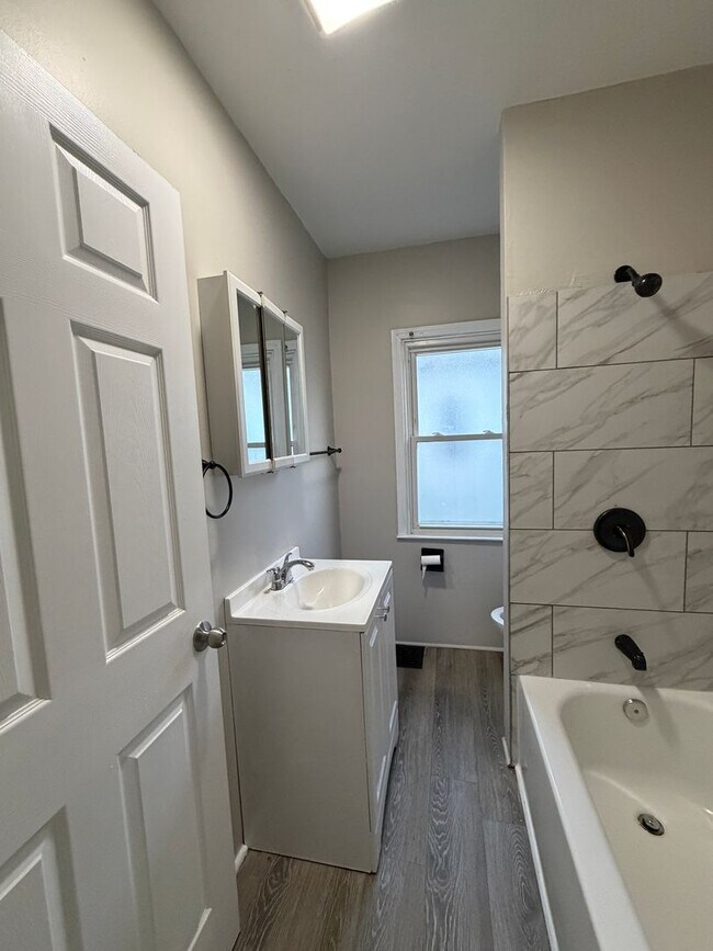 Building Photo - Welcome to this charming 2-bedroom, 1-bathroom single-family home located in the heart of Indiana...