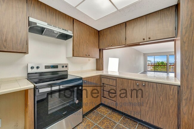 Building Photo - 2 BR/ 2BA 1380 SQFT Point Loma / La Playa ...