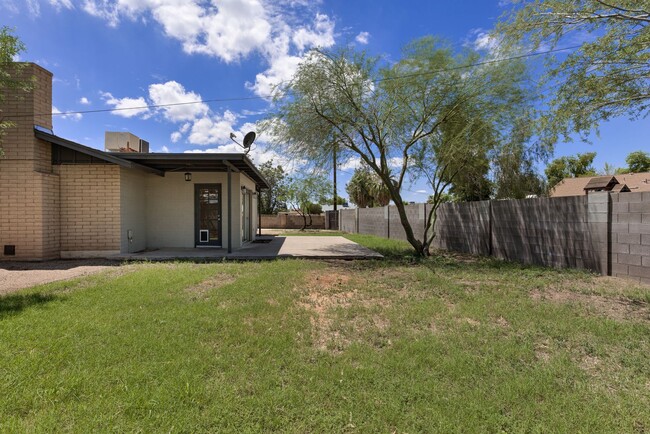 Building Photo - 4 Bedroom Home in Meyer Park