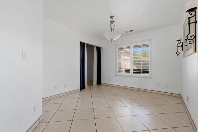 Building Photo - 3006 Mission Dr