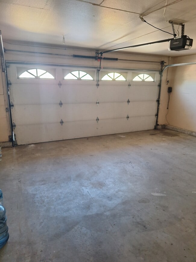 Two car garage - 14900 Simonds St
