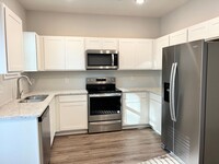 Building Photo - 2 Bedroom Townhome in Smithfield!