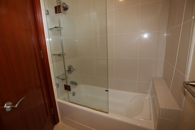 Building Photo - Loft at Waikiki - 2 Bdrm/2 Bath/2 Prkg - $4,500